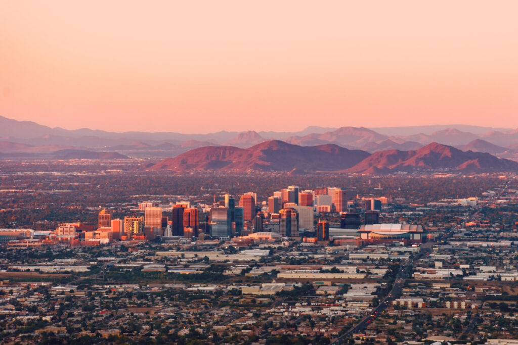 7 Reasons Why Travelers Are Flocking To This Sunny American City In Record Numbers