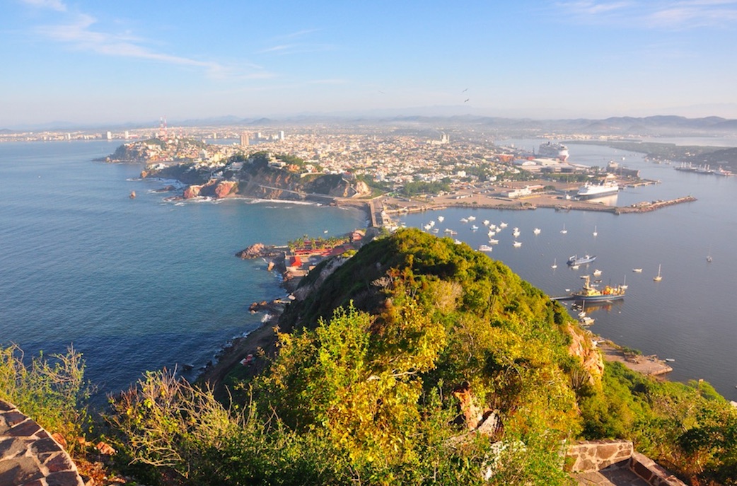 direct non-stop flights to Mazatlán