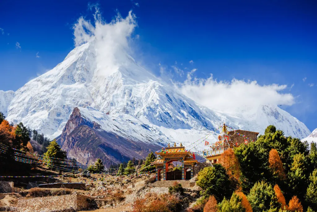 5 Reasons Why This Stunning South Asian Country Is Breaking Tourism Records