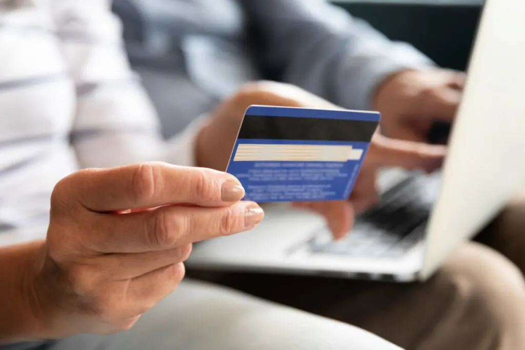 These Are 6 Of The Newest Travel Scams And How You Can Avoid Them